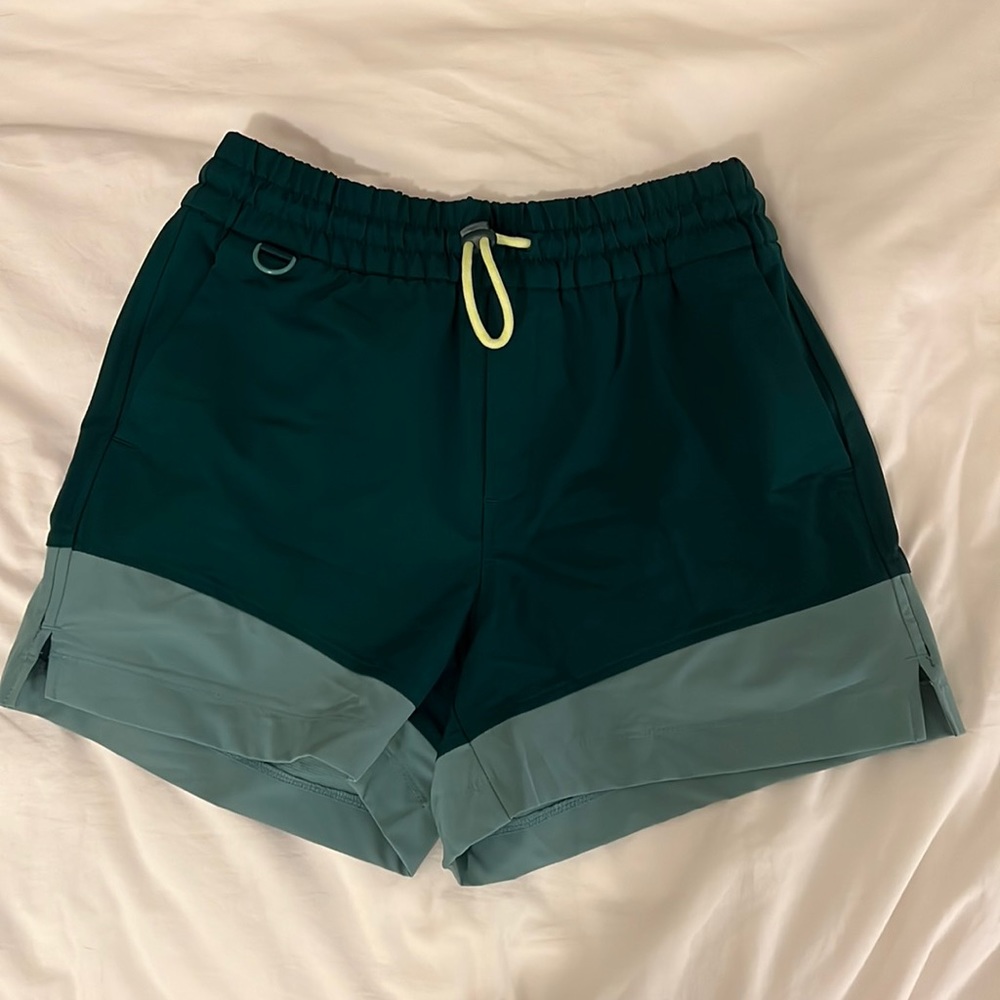 Womens Old Navy High-Waisted StretchTech Water-Repellent Shorts
